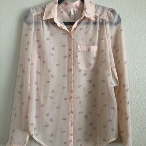 FRENCHI SHEER KISS LIPS BUTTON UP BLOUSE MEDIUM
